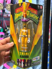 Mighty Morphin Power Rangers Yellow Ranger Triangle box