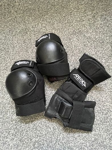 Skating Elbow Pads and Wristguards