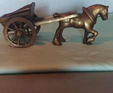 Vintage heavy brass horse and cart, weight 131.13g