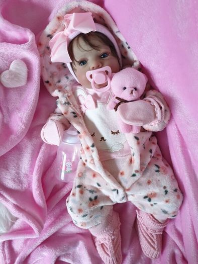 Reborns By Laura.  Baby Ashley In Homecoming Hospital Outfit.  29inch, 4lb Reborn Doll. Welcome To View