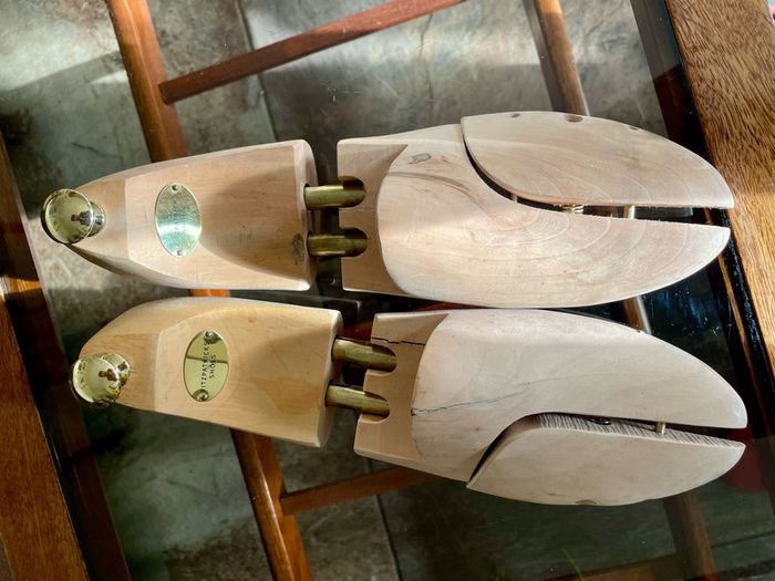 Vintage Gentlemen Sculpted Wooden Shoe Trees Set Size 10 or 43 Fitzpatricks Shoes
