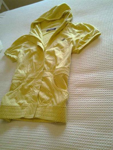Yellow Short-Sleeved Hoodie - Size 14