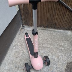 iSporter Kids 3-Wheel Scooter with Light-Up LED Wheels (Pink)