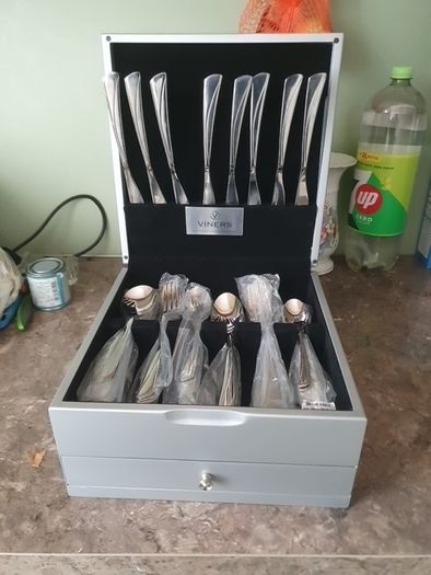 Viners 44 pc cutlery set