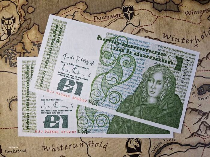 1 Pound B Series Sequential Pair 16/02/07 Queen Medb IRISH NOTE