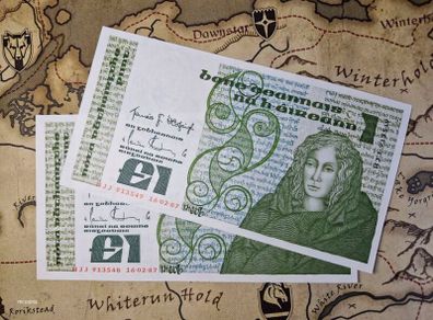 1 Pound B Series Sequential Pair 16/02/07 Queen Medb IRISH NOTE