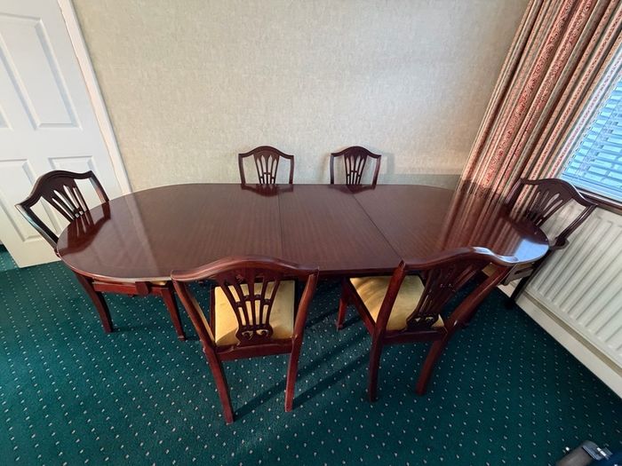 Mahogany Table & 6 Chairs