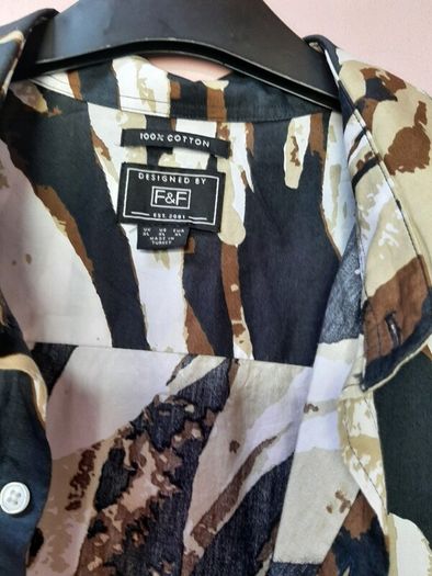 New short sleeves shirt tag attached XL