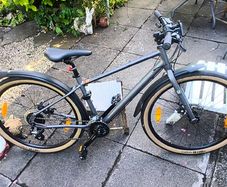 Lady Bike DEW 2022 Satin Asphalt Grey SM in very good condition been serviced short time ago uesed very little is good as new.