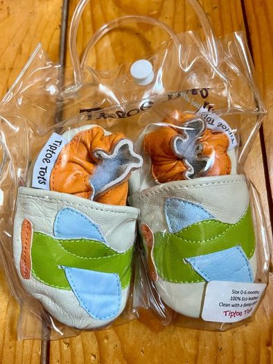 Brand new Tiptoe Tots leather baby shoes 0-6mths