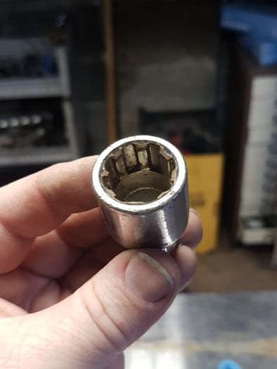 wheel locking bolts