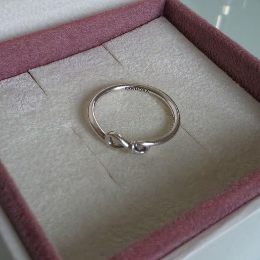 Pandora infinity knot ring size 54(no box)