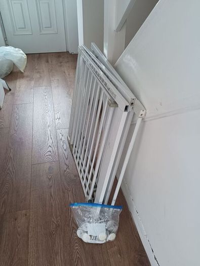 baby gates to assemble