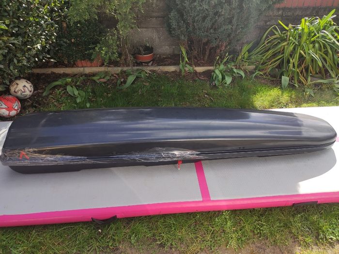 Roof box