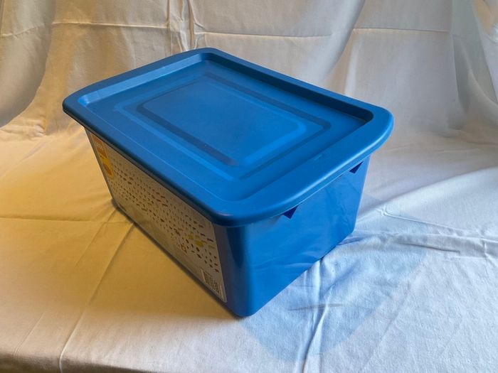 Box with 3Kg of Lego pieces