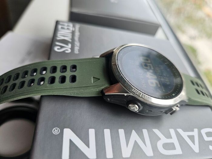 Garmin Fenix 7s with AMOLED Touchscreen and Warranty