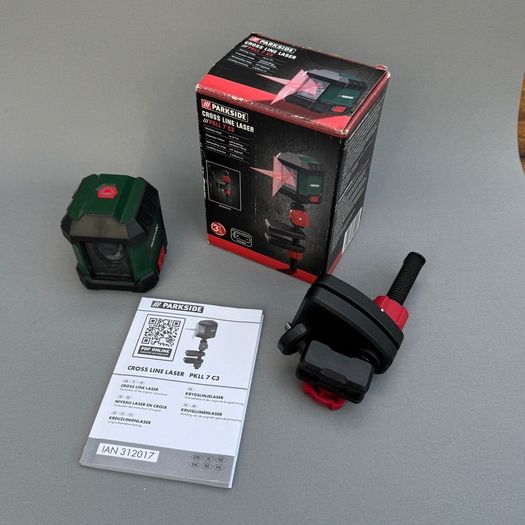 Cross line laser