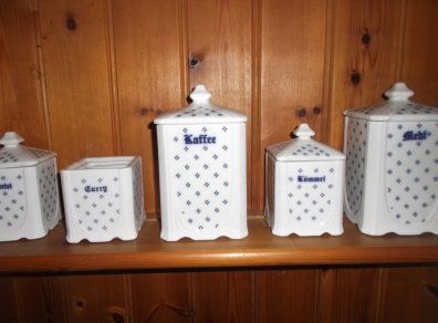 Beautiful  Exclusive Vintage Table Ware