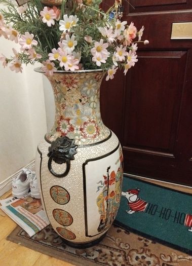 Large Chinese vase- 27inches height, 20 inches width
