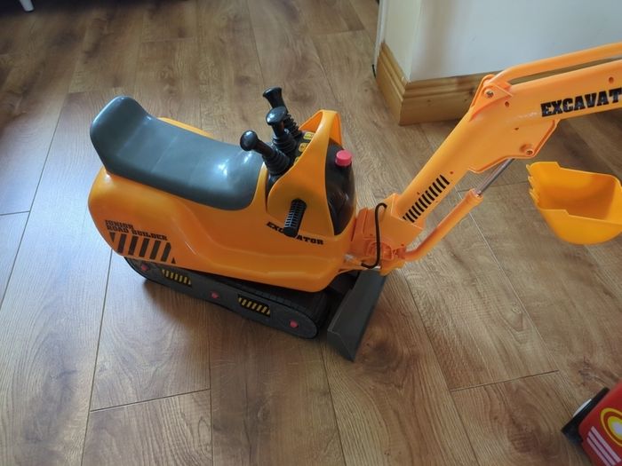 Excavator toy