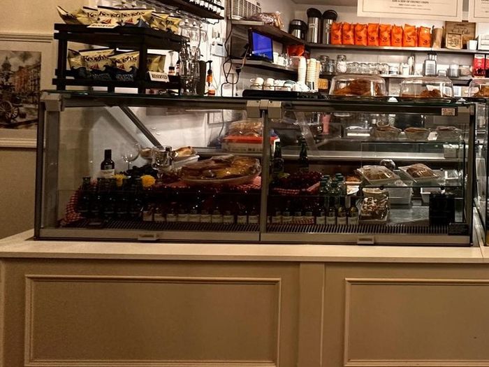 Deli serve over