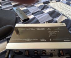 Native Instruments Audio 8 DJ