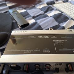 Native Instruments Audio 8 DJ