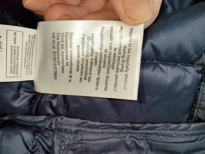 Beaumont Amsterdam ladies down light weight puffer jacket  Size Small 38 EU Full zip 2 zip pockets  Great winter jacket  Measurements in the photos