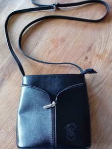 Vera Pelle small black shoulder strap bag