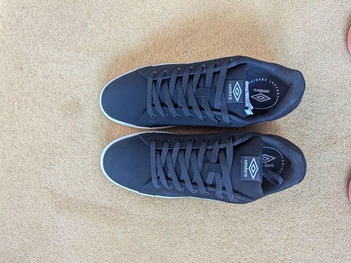 Men's trainers