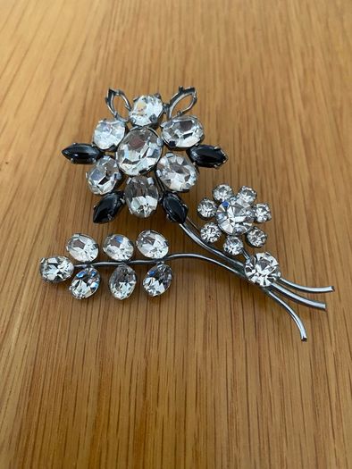 Old Diamante Broaches (3)