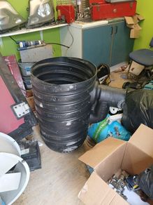 2 plastic ridgigully pots..polypipe