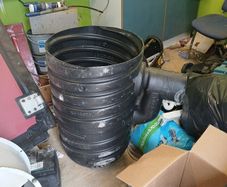 2 plastic ridgigully pots..polypipe