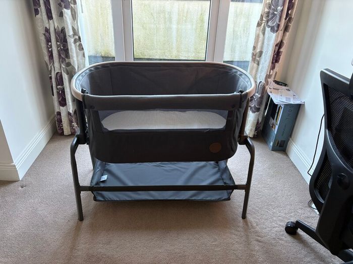 Maxi-Cosi Iora Bedside Crib Excellent Condition