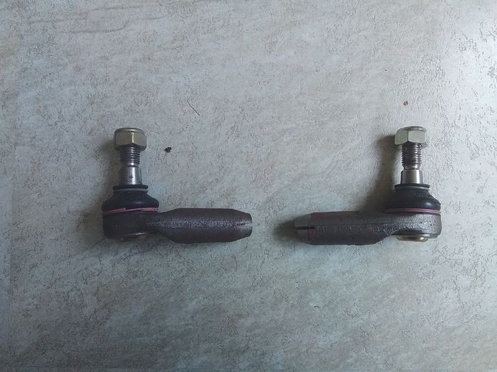 2.Audi 100 Track Rod Ends.
