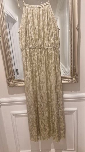 Absolutely stunning gold dress