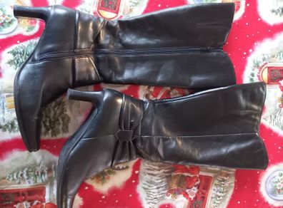 Clarks black boots size 7