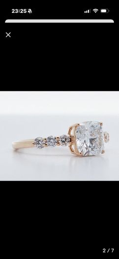 2ct Diamond cushion ring, 14kt gold