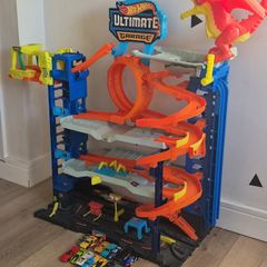 Hot Wheels Let's Race Ultimate Garage