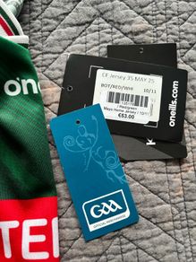 Worn once official GAA kids MAYO jersey age 10 to 11
