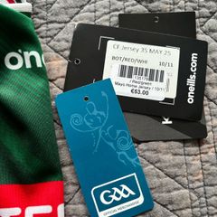 Worn once official GAA kids MAYO jersey age 10 to 11