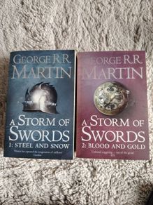 A storm of swords 2 books