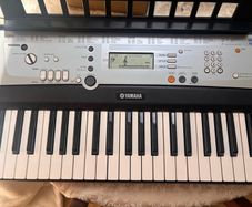 Yamaha keyboard (portable & plug in)