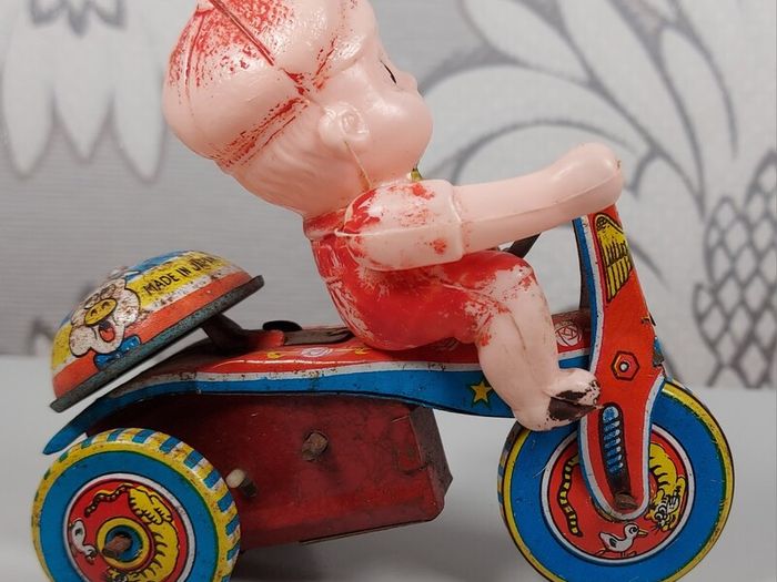 Vintage Japanese Tin windup toy