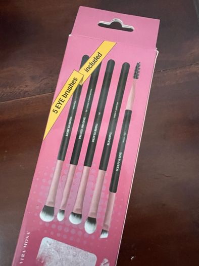 Vero Mona Instructional Eye Brush Set - New