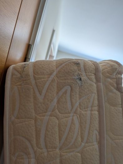 Double bed King Koil 1400 Pocket Spring Mattress