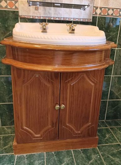 Free Bathroom Sink and Vanity