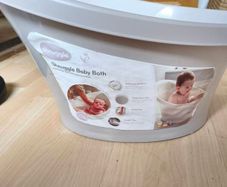 Shnuggle Newborn Baby Bath | Built in Support Bump and Soft Backrest | Suitable from Newborn | Bath Seat Support Includes Plug | White with Grey backrest