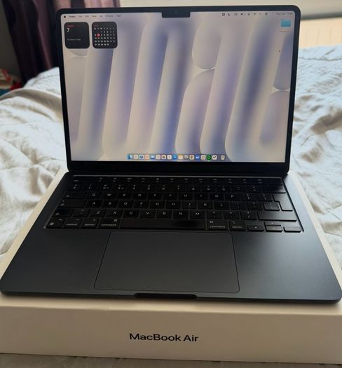 MacBook Air 2022 M2 (Midnight Colour)