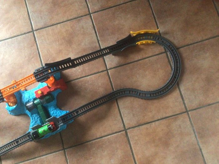 Thomas the tank engine bridge train lift